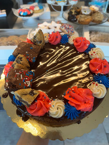 Chocolate chip brownie fudge cake